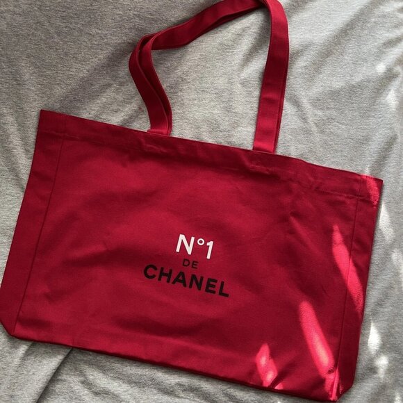 CHANEL BEAUTY No 1 Novelty Red Canvas Tote Bag NEW VIP GIFT RARE! - Picture 1 of 8